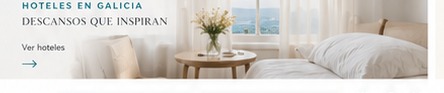 Habitación luminosa de hotel con vistas al mar